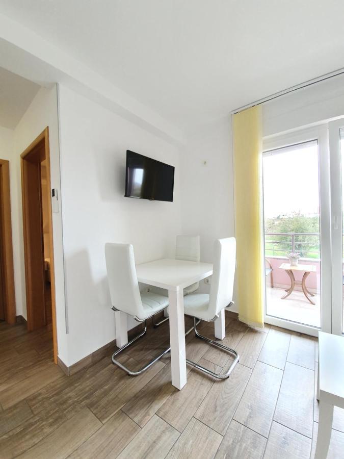 Apartments Karla Bibinje Extérieur photo